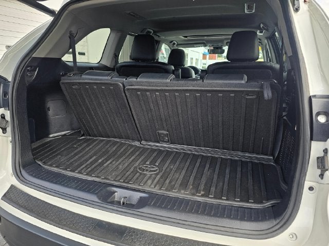 2017 Toyota Highlander SE
