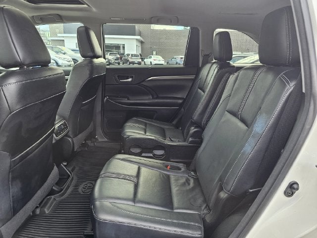 2017 Toyota Highlander SE