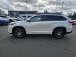 2017 Toyota Highlander SE