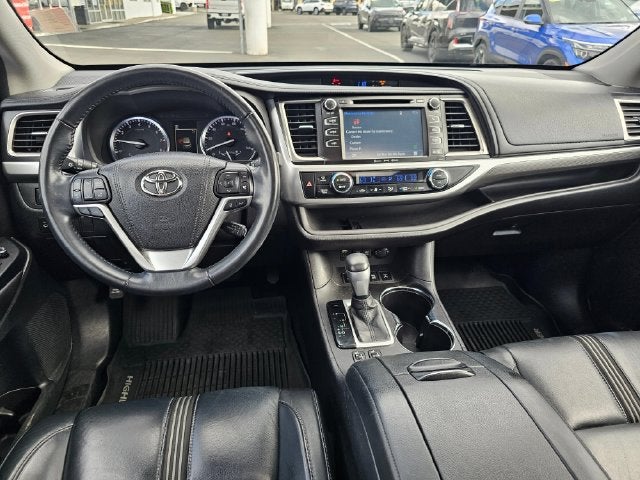 2017 Toyota Highlander SE