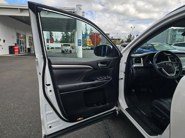 2017 Toyota Highlander SE