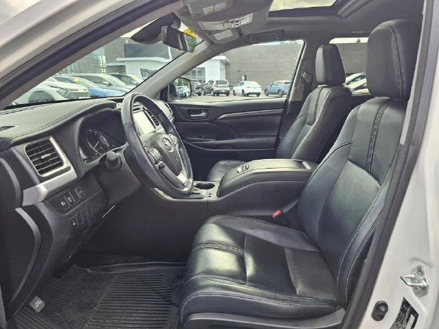 2017 Toyota Highlander SE