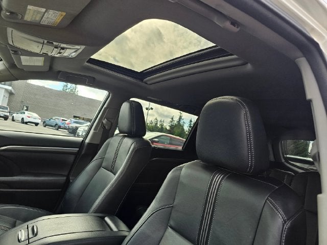 2017 Toyota Highlander SE