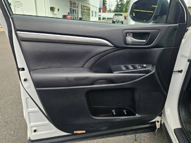 2017 Toyota Highlander SE