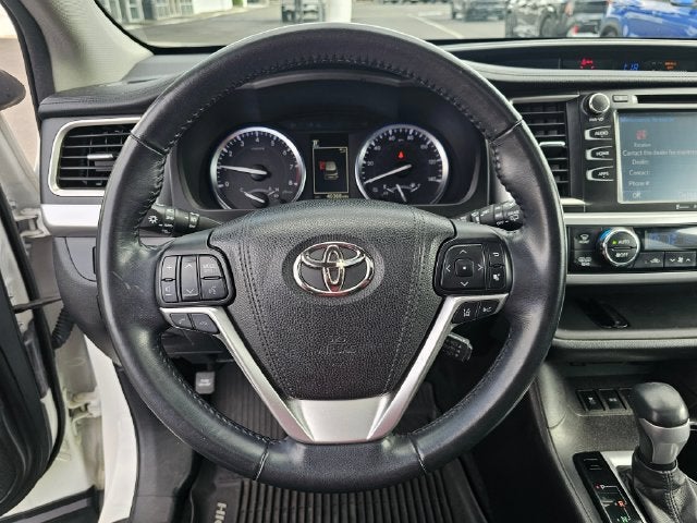 2017 Toyota Highlander SE