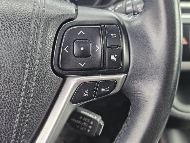 2017 Toyota Highlander SE