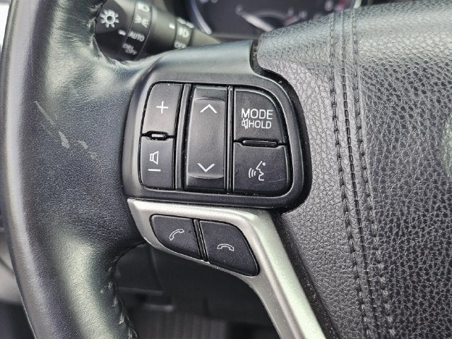 2017 Toyota Highlander SE