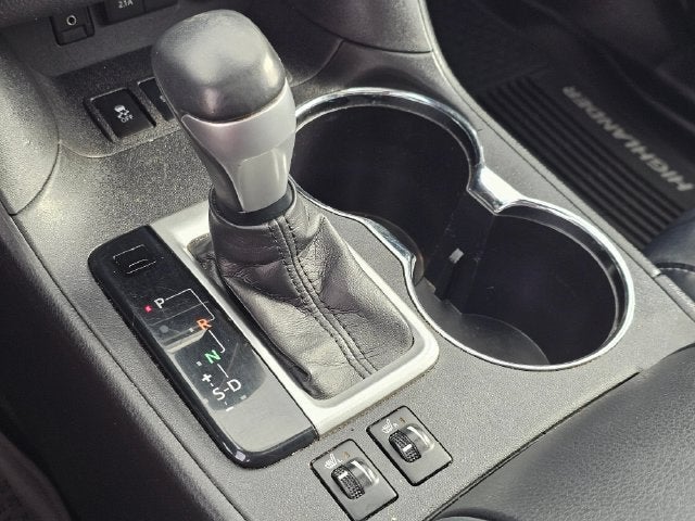 2017 Toyota Highlander SE