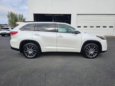 2017 Toyota Highlander SE