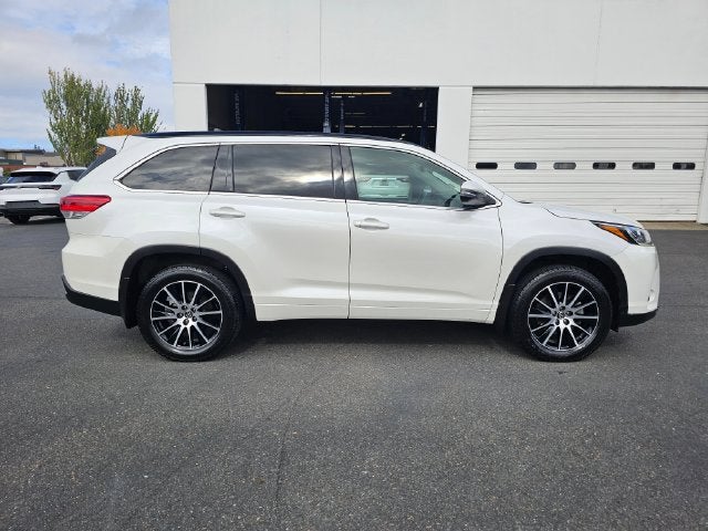 2017 Toyota Highlander SE