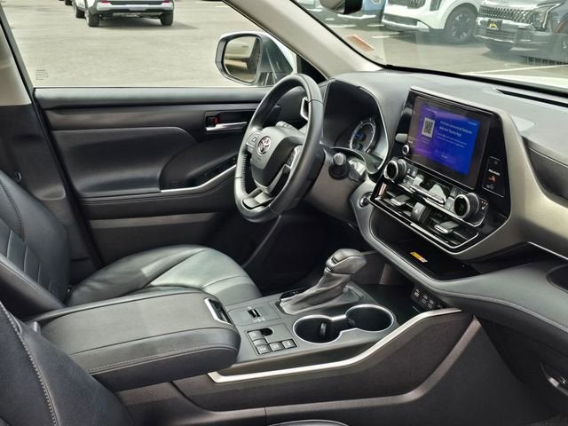 2023 Toyota Highlander Hybrid XLE