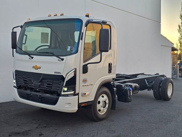2025 Chevrolet Low Cab Forward 4500 HD NA