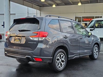 2024 Subaru Forester Premium