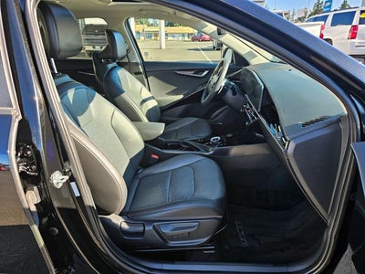 2023 Kia Niro Plug-In Hybrid SX Touring