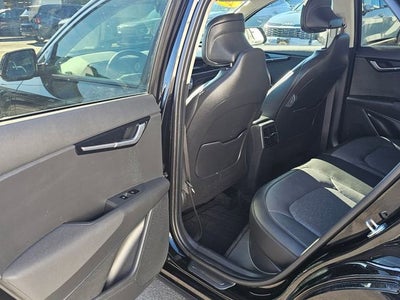 2023 Kia Niro Plug-In Hybrid SX Touring