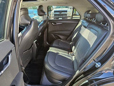 2023 Kia Niro Plug-In Hybrid SX Touring