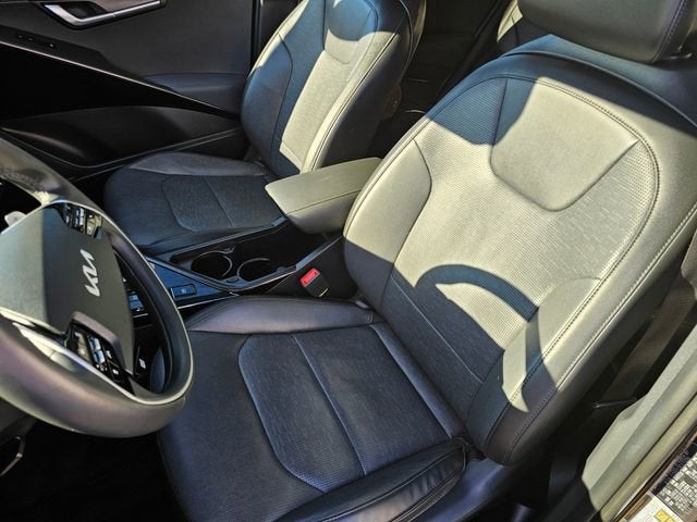 2023 Kia Niro Plug-In Hybrid SX Touring