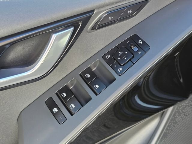 2023 Kia Niro Plug-In Hybrid SX Touring