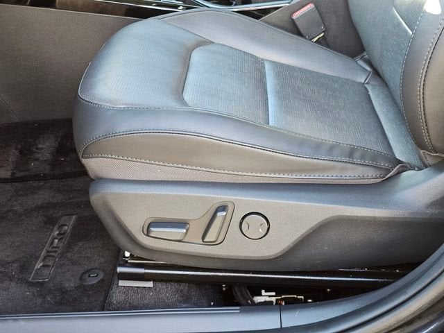 2023 Kia Niro Plug-In Hybrid SX Touring