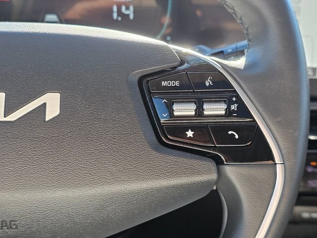 2023 Kia Niro Plug-In Hybrid SX Touring