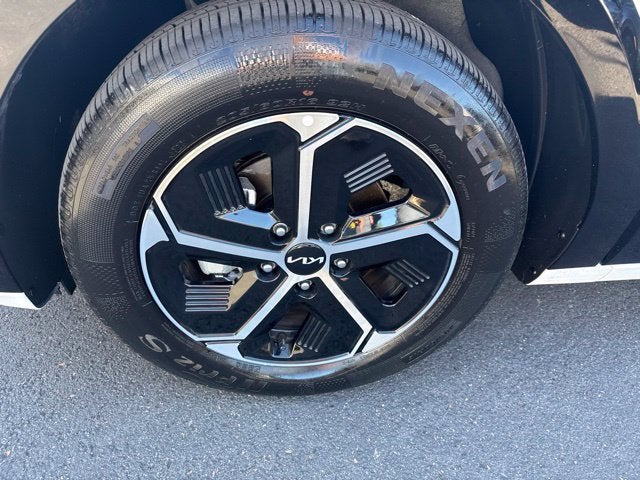 2024 Kia Niro SX