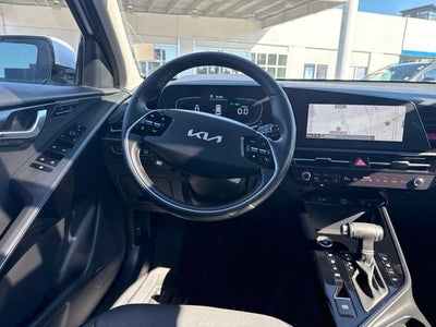 2024 Kia Niro SX