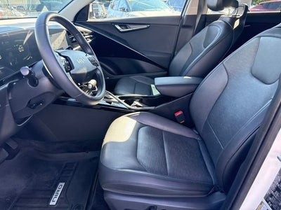 2024 Kia Niro SX