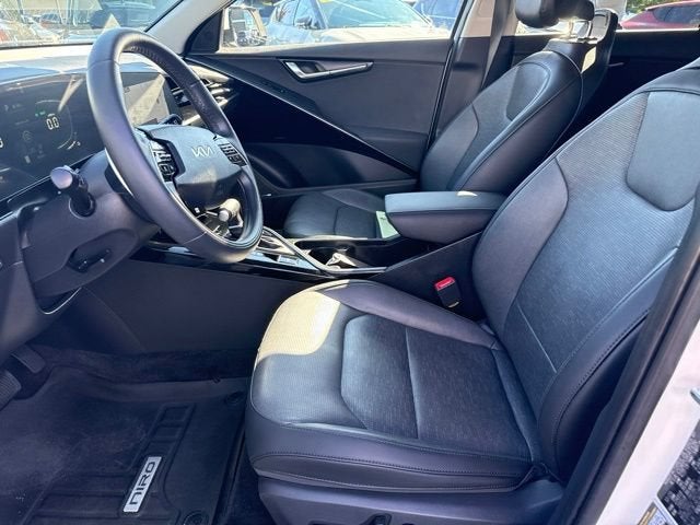 2024 Kia Niro SX