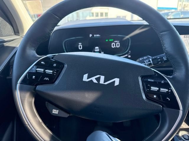 2024 Kia Niro SX