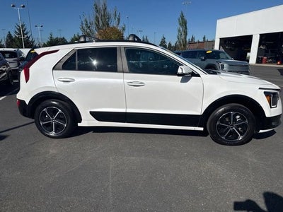 2024 Kia Niro SX