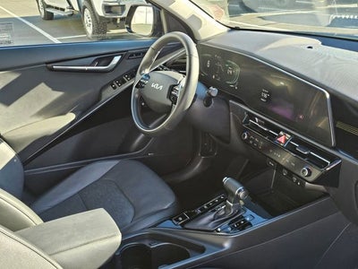 2023 Kia Niro SX