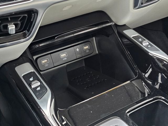 2024 Kia Sorento Plug-In Hybrid SX Prestige